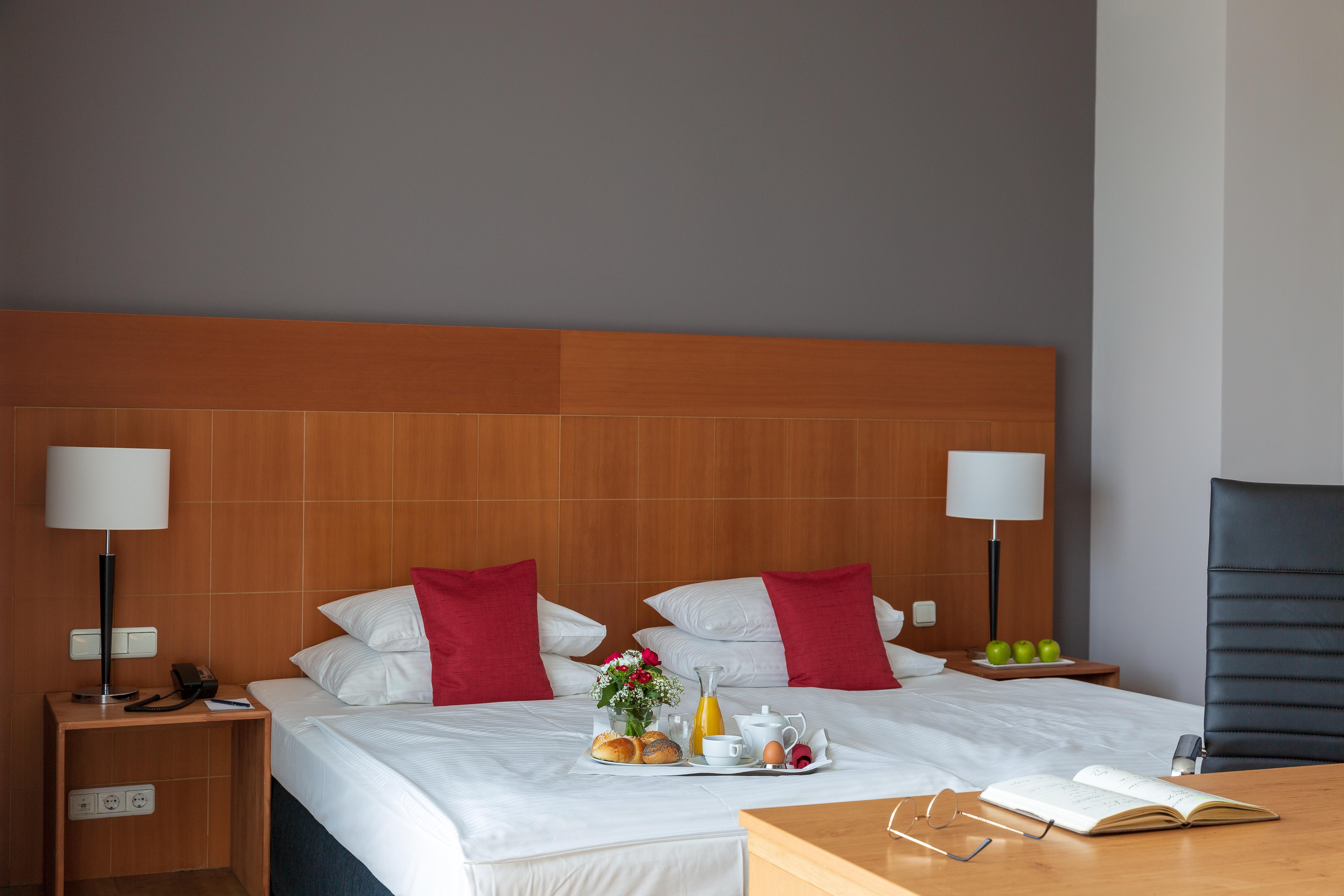 Plaza Premium Koeln Hotel Exterior photo