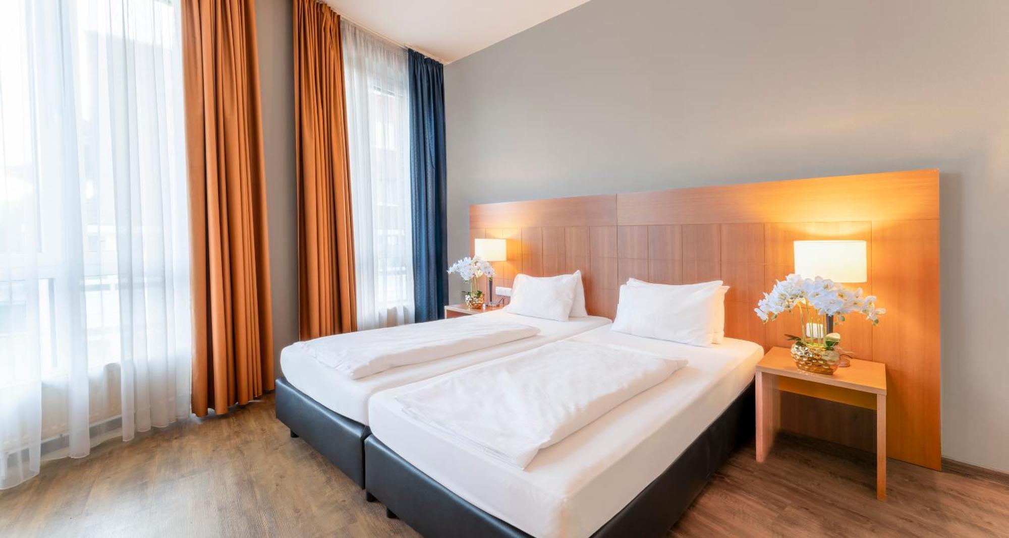 Plaza Premium Koeln Hotel Exterior photo