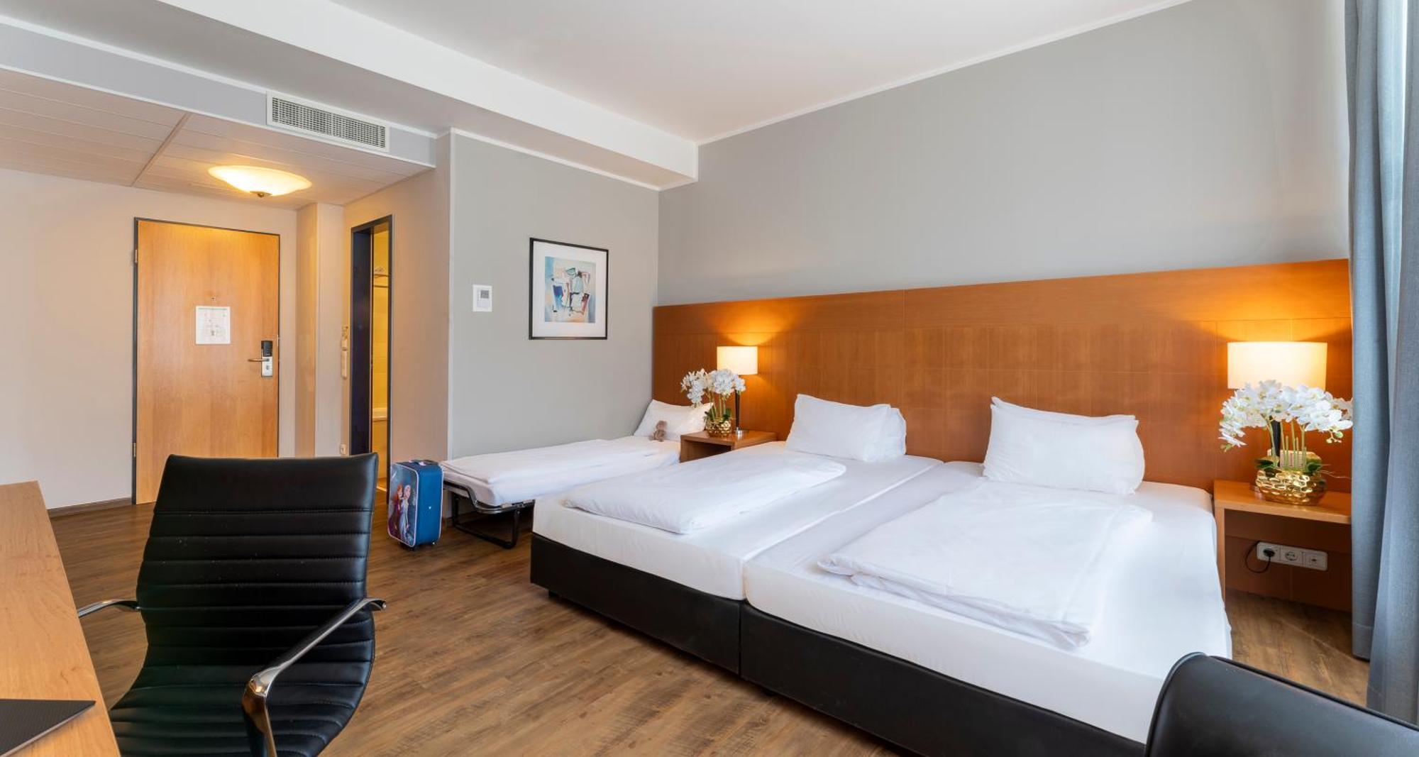Plaza Premium Koeln Hotel Exterior photo