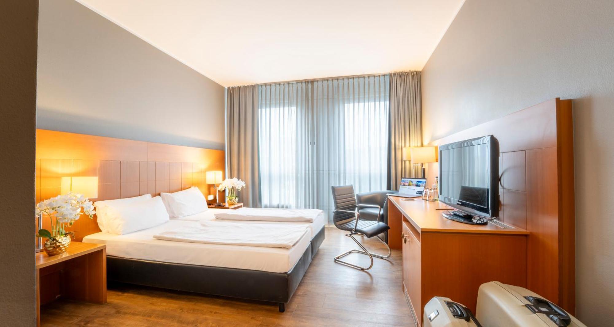 Plaza Premium Koeln Hotel Exterior photo