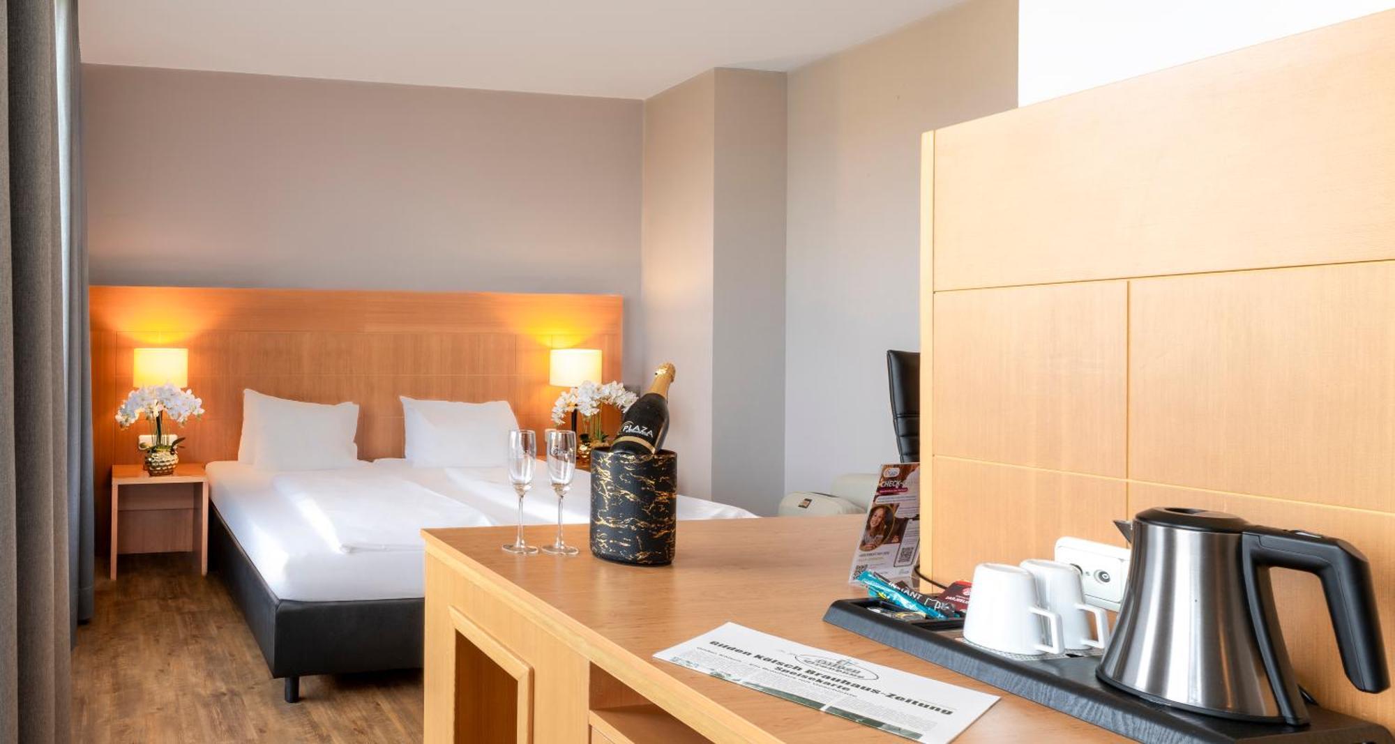 Plaza Premium Koeln Hotel Exterior photo