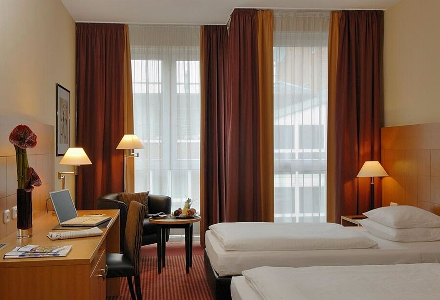Plaza Premium Koeln Hotel Exterior photo