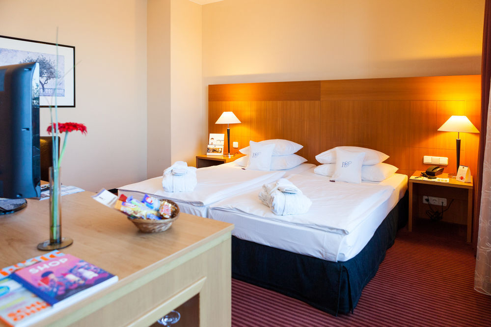 Plaza Premium Koeln Hotel Exterior photo